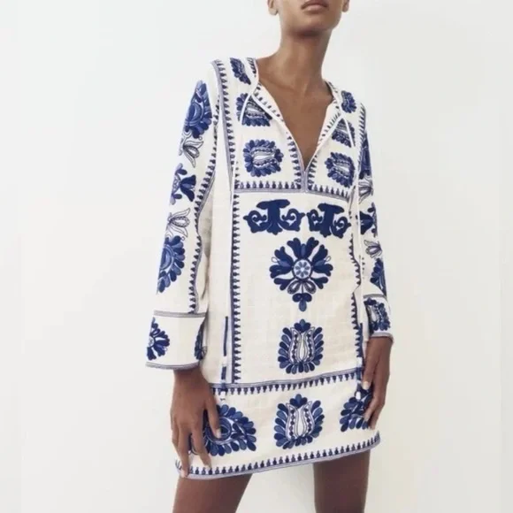 Zara tunic White and Blue Embroidered Detail - Picture 1 of 3